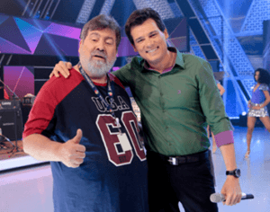 Com Celso Portiolli (Lourival Ribeiro/SBT), com Silvio Santos (Carol Soares/SBT) e com Gugu Liberato (Moacyr dos Santos/SBT) Com Celso Portiolli (Lourival Ribeiro/SBT), com Silvio Santos (Carol Soares/SBT) e com Gugu Liberato (Moacyr dos Santos/SBT)