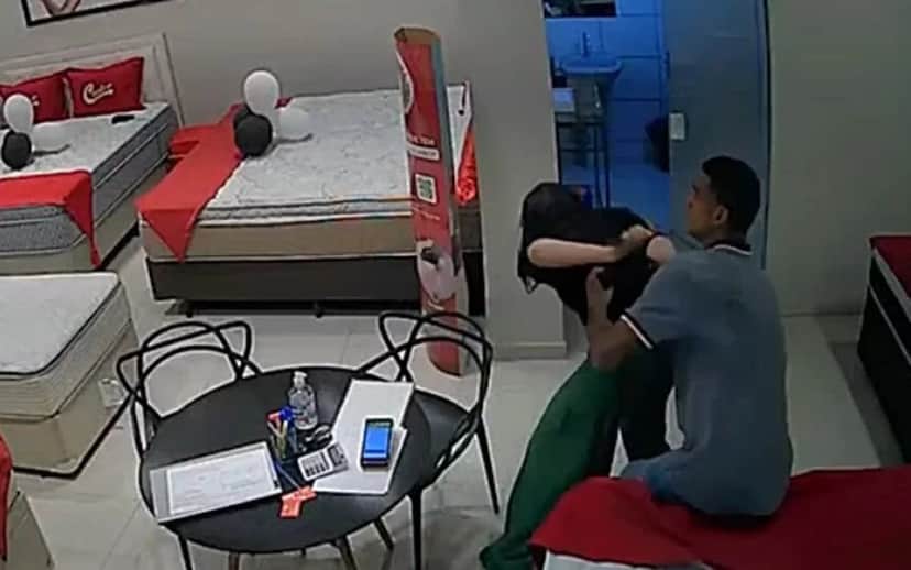 Tentativa de abuso flagrado por câmera (Reprodução/Internet) Tentativa de abuso flagrado por câmera (Reprodução/Internet)