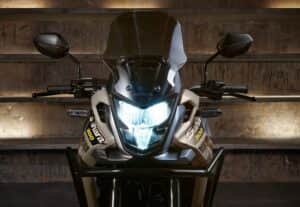 Apesar de a antiga XRE 300 já tivesse iluminação totalmente de LED, nova geração tem conjunto óptico que lembra a CB 500X (Foto: Divulgação / Honda) Apesar de a antiga XRE 300 já tivesse iluminação totalmente de LED, nova geração tem conjunto óptico que lembra a CB 500X (Foto: Divulgação / Honda)