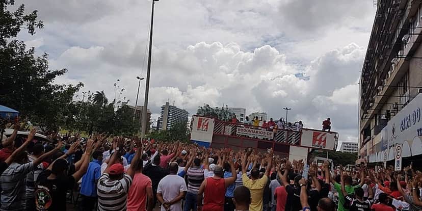 Greve dos ônibus no Distrito Federal, no último dia 6 de novembro (Reprodução: Internet) Greve dos ônibus no Distrito Federal, no último dia 6 de novembro (Reprodução: Internet)
