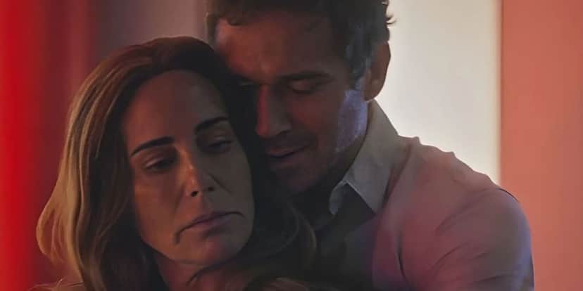 Antônio flagra Irene com Vinicius em motel em Terra e Paixão (Foto: Internet) Antônio flagra Irene com Vinicius em motel em Terra e Paixão (Foto: Internet)