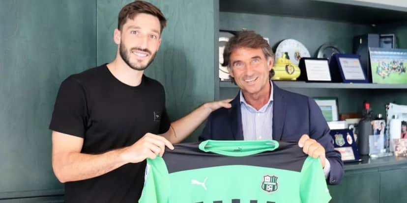 Matías Viña está emprestado ao Sassuolo no momento (Reprodução: Internet) Matías Viña está emprestado ao Sassuolo no momento (Reprodução: Internet)