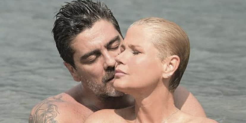 O casal Xuxa e Junno estão 12 anos juntos (Reprodução/Internet) O casal Xuxa e Junno estão 12 anos juntos (Reprodução/Internet)