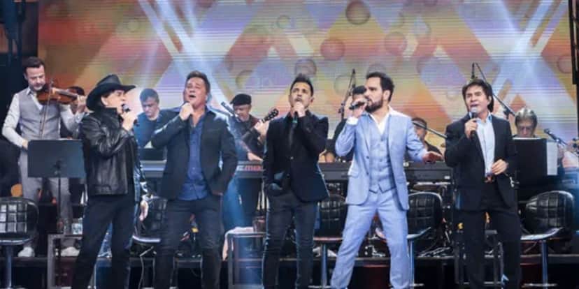Chitãozinho, Xororó, Leonardo, Zezé Di Camargo e Luciano no Altas Horas da Globo (Foto: Reprodução / Maurício Fidalgo/gshow) Chitãozinho, Xororó, Leonardo, Zezé Di Camargo e Luciano no Altas Horas da Globo (Foto: Reprodução / Maurício Fidalgo/gshow)