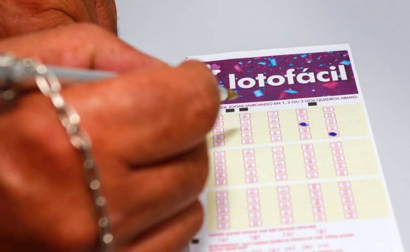 Para apostar por meio dela, basta escolher 15 números entre os 25 disponíveis e aguardar o sorteio (Foto Reprodução/Internet) Para apostar por meio dela, basta escolher 15 números entre os 25 disponíveis e aguardar o sorteio (Foto Reprodução/Internet)