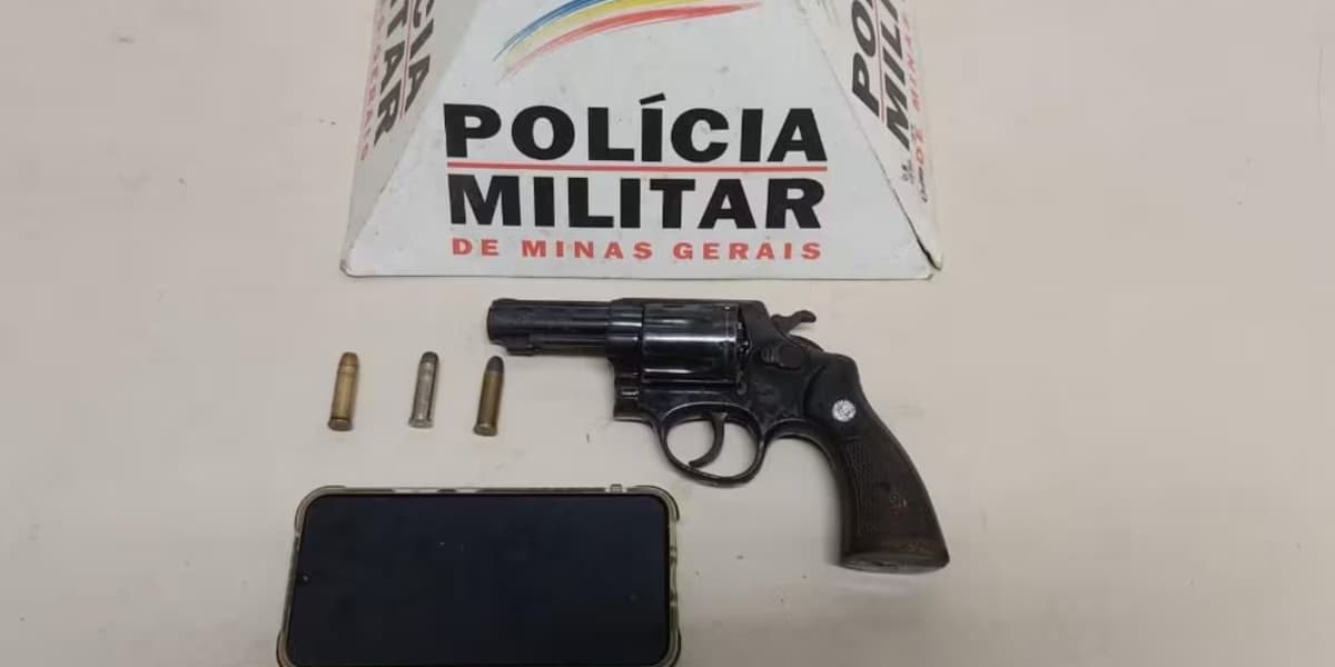 Polícia Militar encontrou essa arma com o homem que matou a esposa (Foto: Reprodução/ Internet) Polícia Militar encontrou essa arma com o homem que matou a esposa (Foto: Reprodução/ Internet)