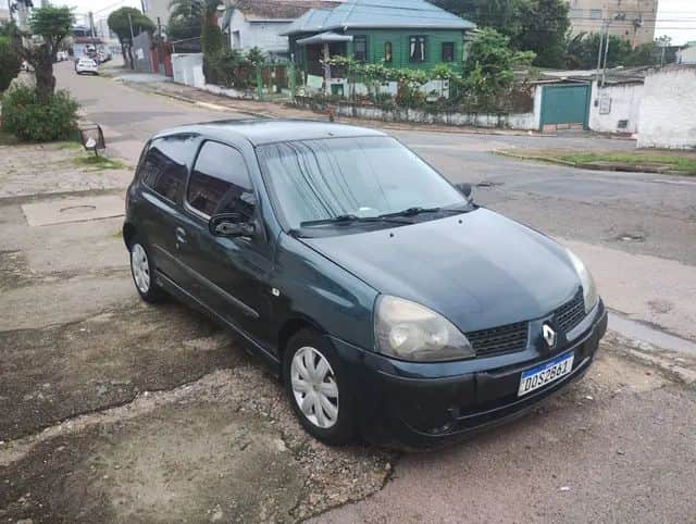 Renault Clio 2005 (Foto: Divulgação) Renault Clio 2005 (Foto: Divulgação)
