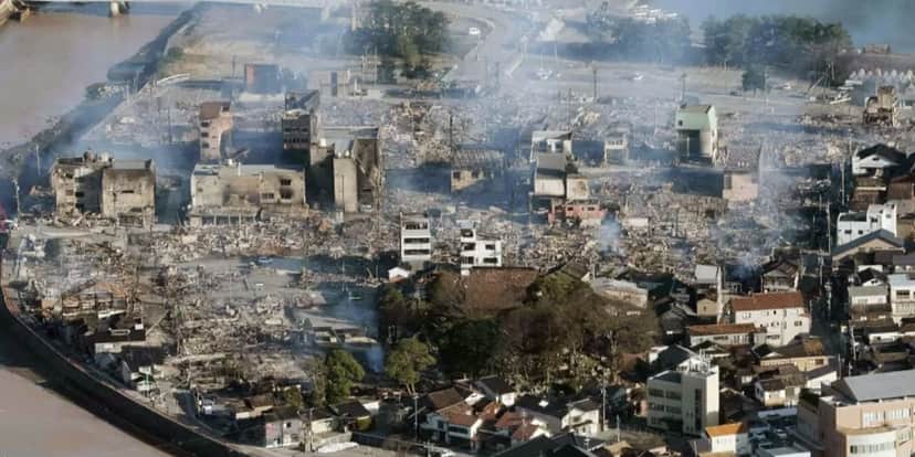 Fotos após o terremoto do Japão (Reprodução/Internet) Fotos após o terremoto do Japão (Reprodução/Internet)