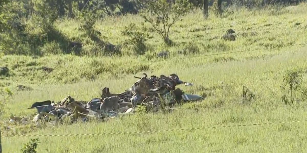 Destroços aeronave (Foto: Reprodução / Globo) Destroços aeronave (Foto: Reprodução / Globo)