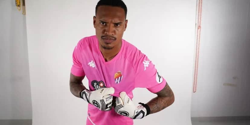 Textor libera a grana e contrata às pressas: Substituto de Lucas Perri é tirado de rival pra jogar no Botafogo - (Foto Internet) Textor libera a grana e contrata às pressas: Substituto de Lucas Perri é tirado de rival pra jogar no Botafogo - (Foto Internet)