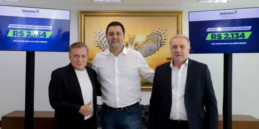 Governador Carlos Massa Ratinho Jr Assina maior piso salarial do Brasil (Reprodução/Internet) Governador Carlos Massa Ratinho Jr Assina maior piso salarial do Brasil (Reprodução/Internet)