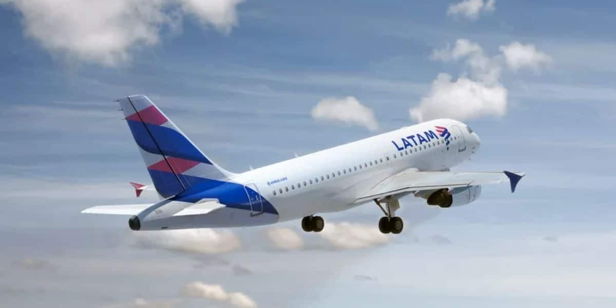 Avião da companhia aérea Latam (Foto: Reprodução / marca) Avião da companhia aérea Latam (Foto: Reprodução / marca)
