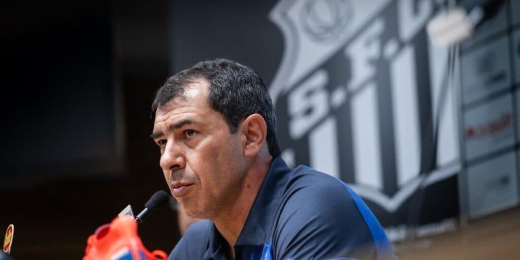Leila e Marcelo no chão: Enquanto Abel recebe R$3 milhões no Palmeiras, o salário de Carille no Santos