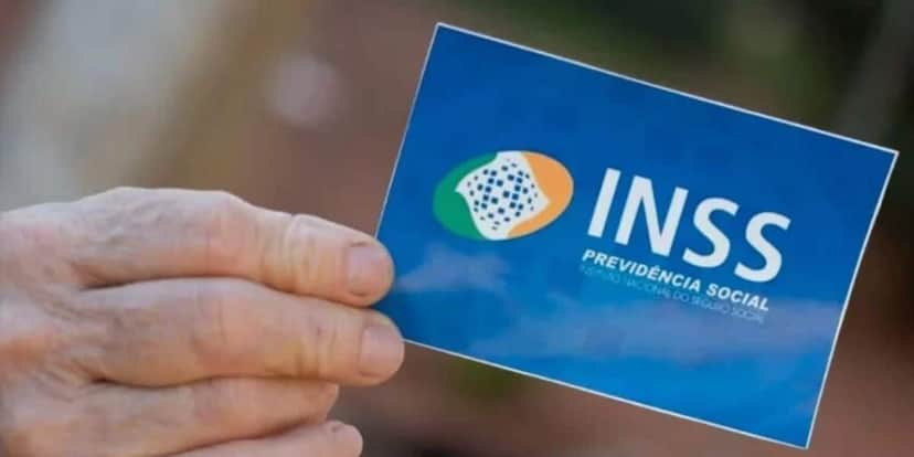 INSS conta com mais de 32 milhões de pessoas aptas a ganhar o 13° salário (Reprodução: Internet) INSS conta com mais de 32 milhões de pessoas aptas a ganhar o 13° salário (Reprodução: Internet)