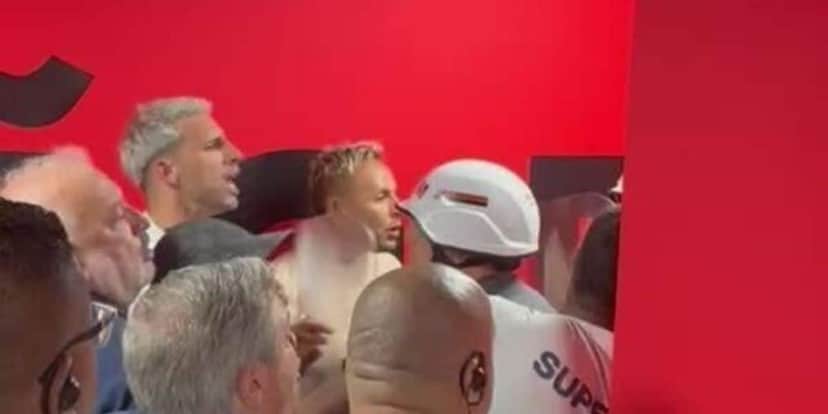 Calleri, Rafinha e Rato: Bomba acaba de cair no colo de Carpini com anúncio de 3 joias fora do São Paulo - Foto | Reprodução: Internet Calleri, Rafinha e Rato: Bomba acaba de cair no colo de Carpini com anúncio de 3 joias fora do São Paulo - Foto | Reprodução: Internet