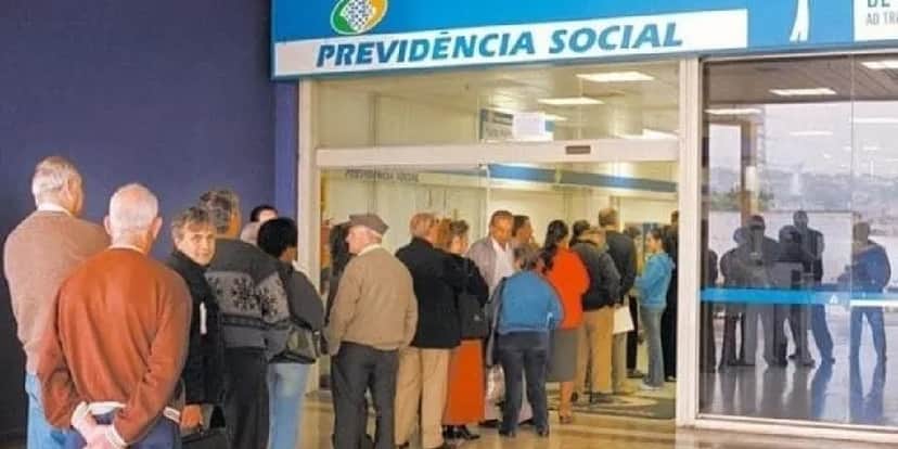 Fila do INSS (Foto: Reprodução/Internet) Fila do INSS (Foto: Reprodução/Internet)