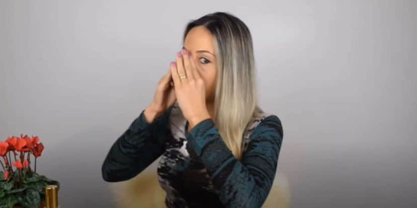 Comece o processo com o nariz (Reprodução: Youtube) Comece o processo com o nariz (Reprodução: Youtube)