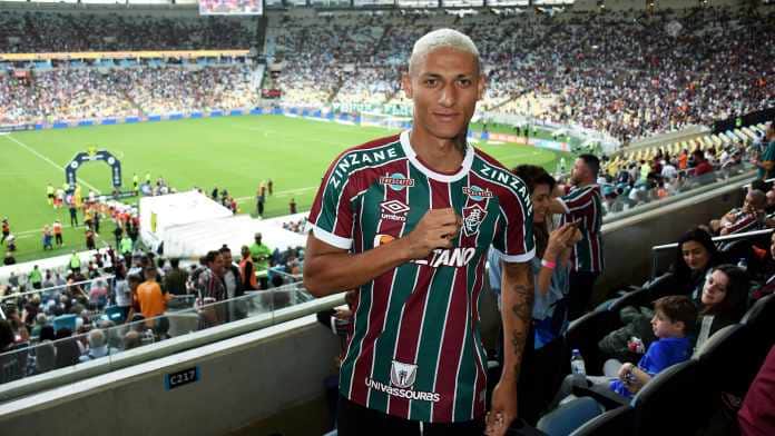 Richarlison recebeu camisa do Fluminense (Foto: Marcelo Gonçalves - FFC) Richarlison recebeu camisa do Fluminense (Foto: Marcelo Gonçalves - FFC)