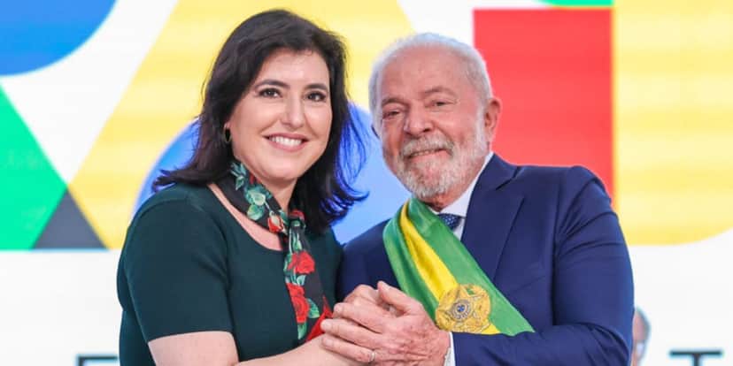Simone Tebet e Lula assinaram o Decreto com a nova lei de valorização (Reprodução/Foto: Ricardo Stuckert/PR) Simone Tebet e Lula assinaram o Decreto com a nova lei de valorização (Reprodução/Foto: Ricardo Stuckert/PR)