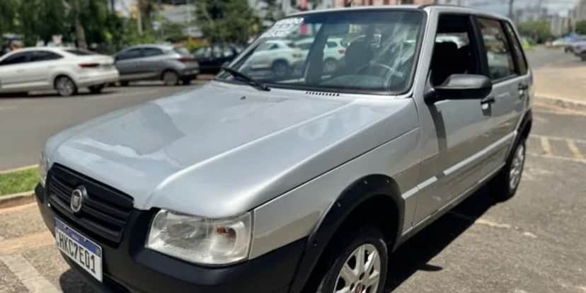 Fiat Uno 1.0 Fire Economy no valor de R$ 19.430 (Reprodução: Internet) Fiat Uno 1.0 Fire Economy no valor de R$ 19.430 (Reprodução: Internet)