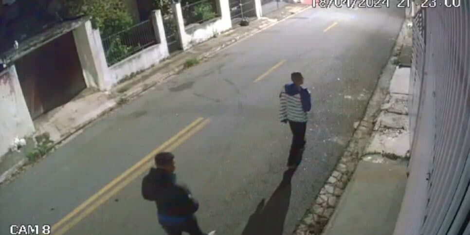 Imagens das câmeras de segurança (Reprodução/Globo) Imagens das câmeras de segurança (Reprodução/Globo)
