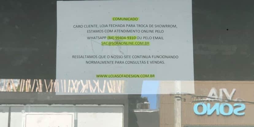 Comunicado deixado na porta pela empresa (Reprodução: Internet) Comunicado deixado na porta pela empresa (Reprodução: Internet)