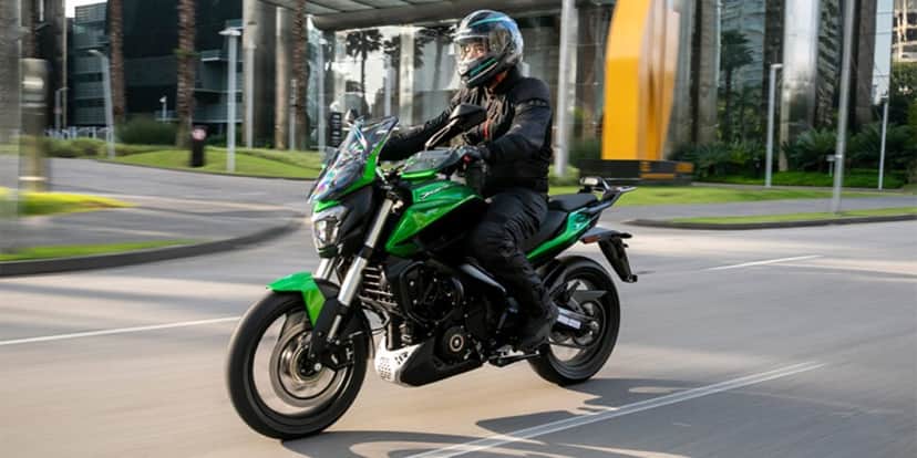 Bajaj Dominar 400 é o modelo que está aterrorizando Honda e Yamaha (Foto: Divulgação) Bajaj Dominar 400 é o modelo que está aterrorizando Honda e Yamaha (Foto: Divulgação)