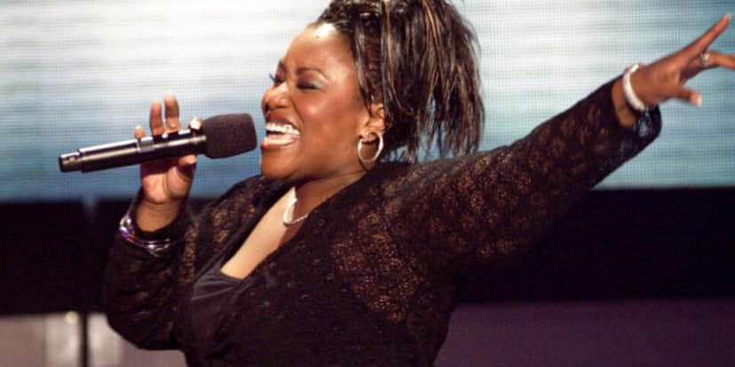 Mandisa cantando (Foto: Reprodução / Ray Mickshaw / WireImage) Mandisa cantando (Foto: Reprodução / Ray Mickshaw / WireImage)