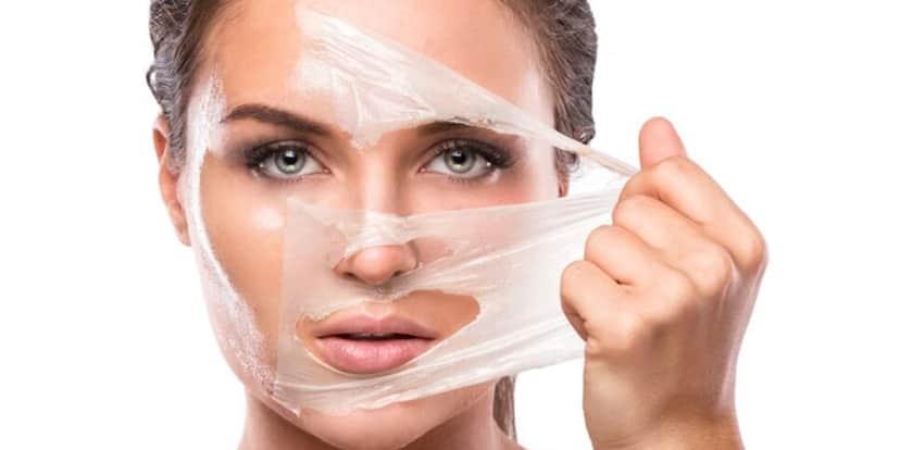 O peeling ajuda a acabar com as manchas da pele do rosto (Reprodução: Interent) O peeling ajuda a acabar com as manchas da pele do rosto (Reprodução: Interent)