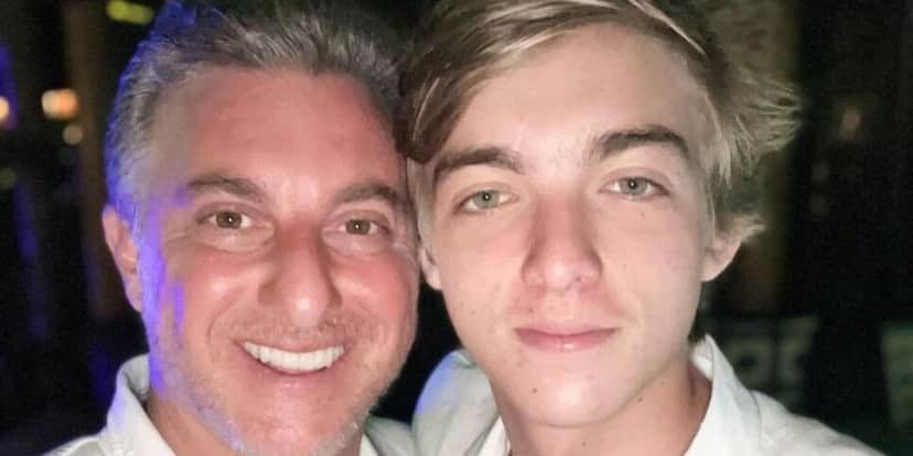 Luciano Huck já está menor do que o seu filho mais velho (Reprodução: Instagram) Luciano Huck já está menor do que o seu filho mais velho (Reprodução: Instagram)