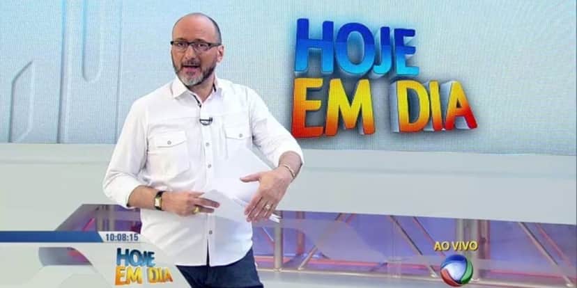 O jornalista apresentou o Hoje em Dia durante 4 anos (Reprodução: Record) O jornalista apresentou o Hoje em Dia durante 4 anos (Reprodução: Record)
