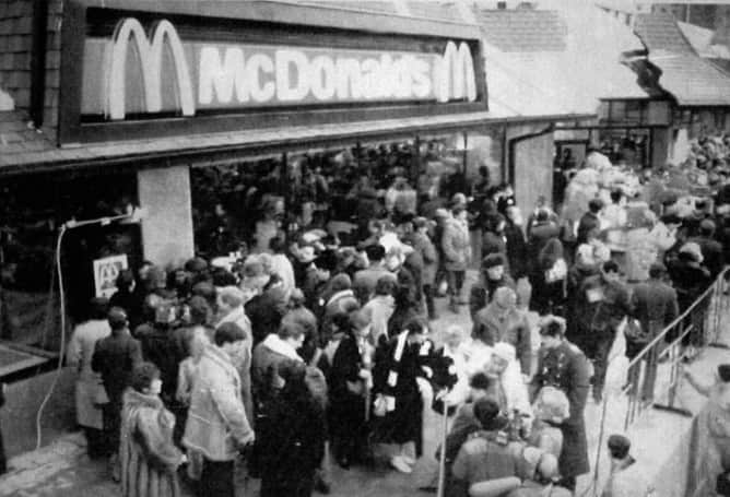 Primeiro McDonald’s na Rússia foi aberta a três décadas (Foto: Reprodução / G1) Primeiro McDonald’s na Rússia foi aberta a três décadas (Foto: Reprodução / G1)