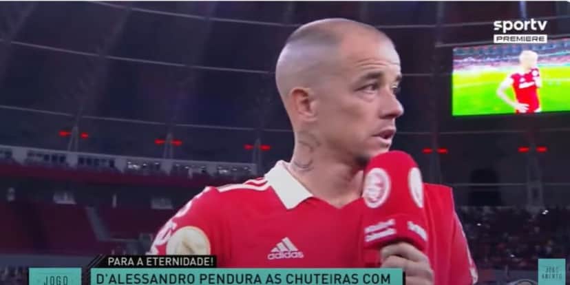 D'Alessandro fez um discurso de despedida no Beira-Rio (Reprodução: Band) D'Alessandro fez um discurso de despedida no Beira-Rio (Reprodução: Band)