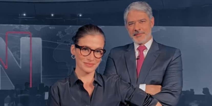 William Bonner e Renata são os apresentadores oficiais do Jornal Nacional da Globo (Foto: Divulgação / TV Globo) William Bonner e Renata são os apresentadores oficiais do Jornal Nacional da Globo (Foto: Divulgação / TV Globo)