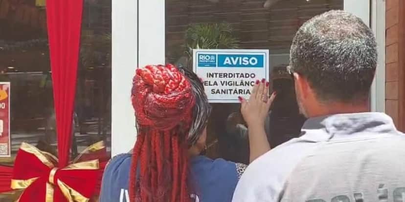 Fiscais da Vigilância Sanitária interditam pizzaria Parmê na expansão do Norte Shopping Fiscais da Vigilância Sanitária interditam pizzaria Parmê na expansão do Norte Shopping