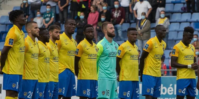 Jogadores do time de futebol Sochaux (Foto: Reprodução - Gazeta Esportiva) Jogadores do time de futebol Sochaux (Foto: Reprodução - Gazeta Esportiva)