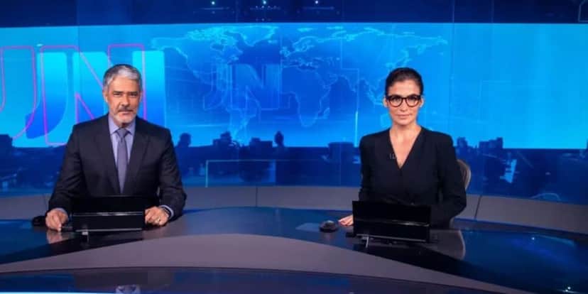William Bonner e Renata Vasconcellos na bancada do Jornal Nacional (Reprodução: Globo) William Bonner e Renata Vasconcellos na bancada do Jornal Nacional (Reprodução: Globo)