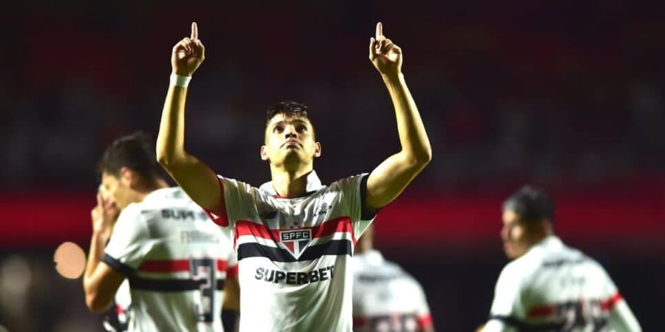 Bobadilla é um dos volantes do São Paulo (Reprodução: SPFC) Bobadilla é um dos volantes do São Paulo (Reprodução: SPFC)