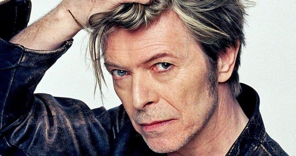 O cantor David Bowie deixou parte de sua fortuna a ex-babá de seu filho (Foto: Reprodução/ Internet) O cantor David Bowie deixou parte de sua fortuna a ex-babá de seu filho (Foto: Reprodução/ Internet)