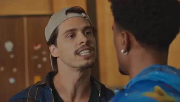 Max (Caio Vegatti) e Plutão (Isacque Lopes) em Família É Tudo (Foto: Reprodução / Globo) Max (Caio Vegatti) e Plutão (Isacque Lopes) em Família É Tudo (Foto: Reprodução / Globo)