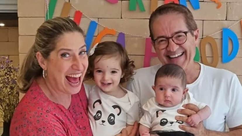 Rosana Gerab e Tramontina com suas duas netas, Alice e Isadora (Foto: Reprodução/ Instagram) Rosana Gerab e Tramontina com suas duas netas, Alice e Isadora (Foto: Reprodução/ Instagram)