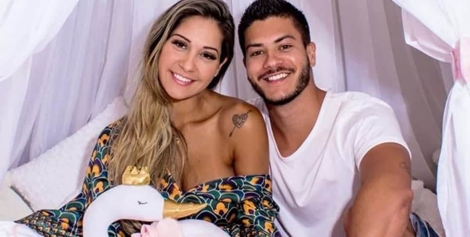 Maíra Cardi e Arthur Aguiar sofreram com traições (Foto: Reprodução/ Internet) Maíra Cardi e Arthur Aguiar sofreram com traições (Foto: Reprodução/ Internet)