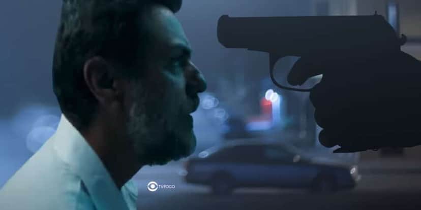 Molina morre em Mania de Você (Foto: Reprodução / Globo / Montagem TV Foco) Molina morre em Mania de Você (Foto: Reprodução / Globo / Montagem TV Foco)