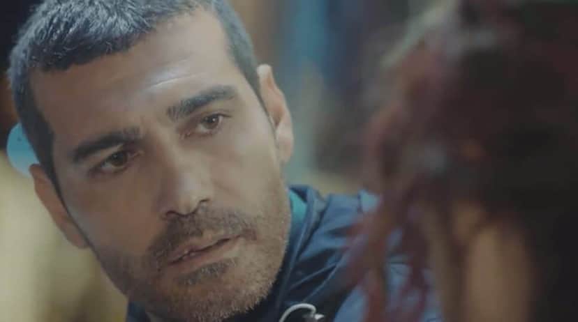 Obra do destino: Bahar reconhece mãe de Sarp (Foto: Reprodução/ Record TV) Obra do destino: Bahar reconhece mãe de Sarp (Foto: Reprodução/ Record TV)