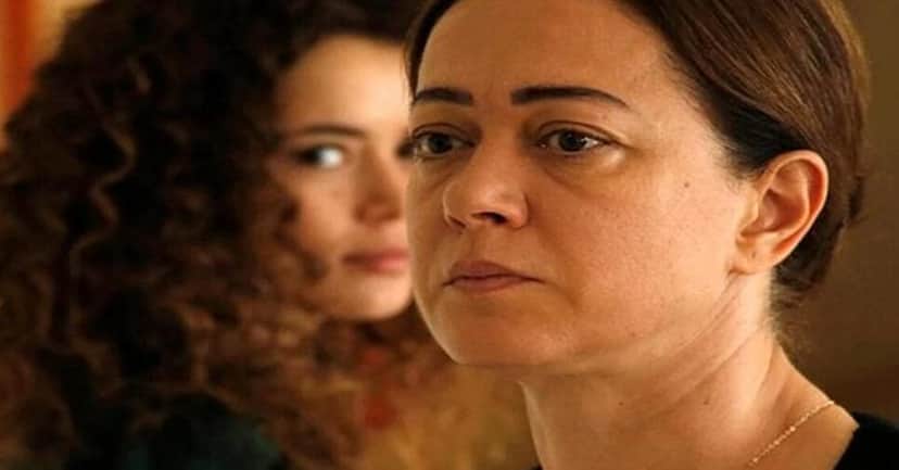 Sirin reaparece e Hatice quer vender a casa (Foto: Reprodução/ Record TV) Sirin reaparece e Hatice quer vender a casa (Foto: Reprodução/ Record TV)