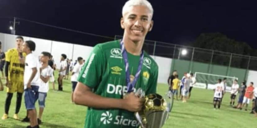 Ex-jogador morre aos 20 anos (Reprodução/Olhar Esportivo) Ex-jogador morre aos 20 anos (Reprodução/Olhar Esportivo)