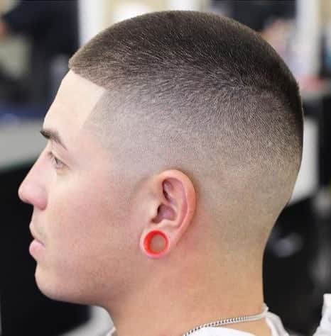 Corte Militar (Foto: Reprodução / Pinterest) Corte Militar (Foto: Reprodução / Pinterest)