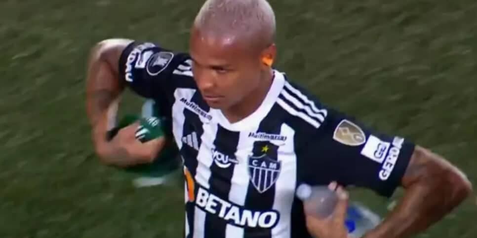 O jogador de futebol do Atlético (Foto: Reprodução) O jogador de futebol do Atlético (Foto: Reprodução)