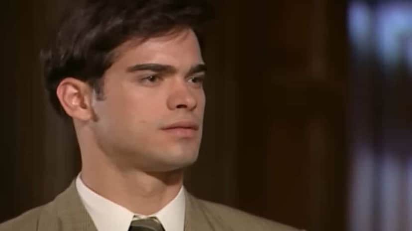 Felipe confessa ser apaixonado por Mirella e avisa Cristina que não irá assinar contrato de venda do roseiral (Foto: Reprodução/ Globo) Felipe confessa ser apaixonado por Mirella e avisa Cristina que não irá assinar contrato de venda do roseiral (Foto: Reprodução/ Globo)