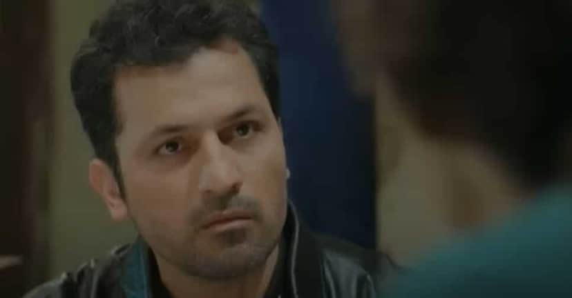 Arif fala para Bahar que ela não está sozinha e faz confissão (Foto: Reprodução/ Record TV) Arif fala para Bahar que ela não está sozinha e faz confissão (Foto: Reprodução/ Record TV)